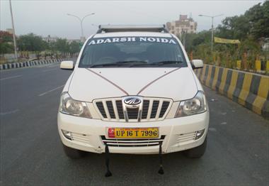 Mahindra XYLO Car Hire in Delhi