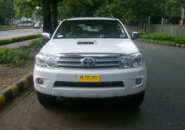 Toyota Fortuner Car Hire